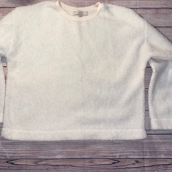 White Loft Pullover Fuzzy Sweatshirt Size Small - Picture 2 of 5